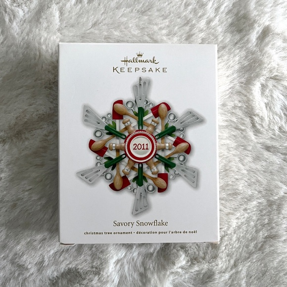 2011 Savory Snowflake Hallmark Keepsake Ornament - QXG4147 - Picture 1 of 6